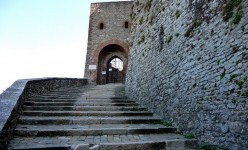 Rocca di Montefiore